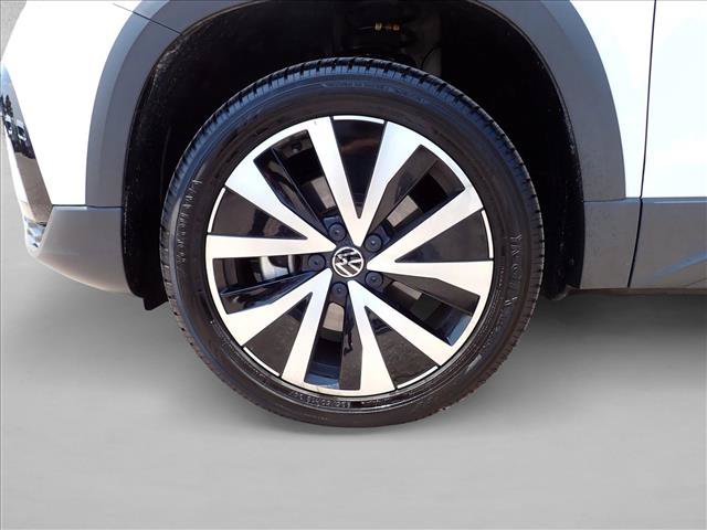 Used 2023 Volkswagen Taos SE AWD/4WD image 7
