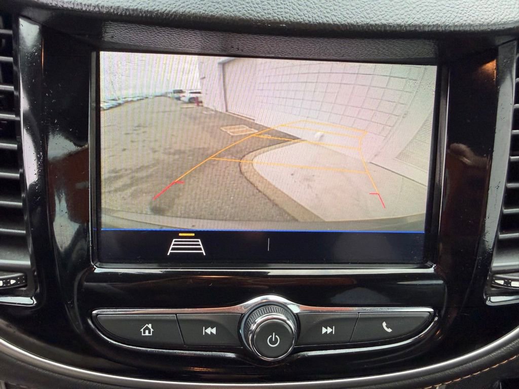 Used 2022 Chevrolet Trax LT w/ Driver Confidence Package image 23