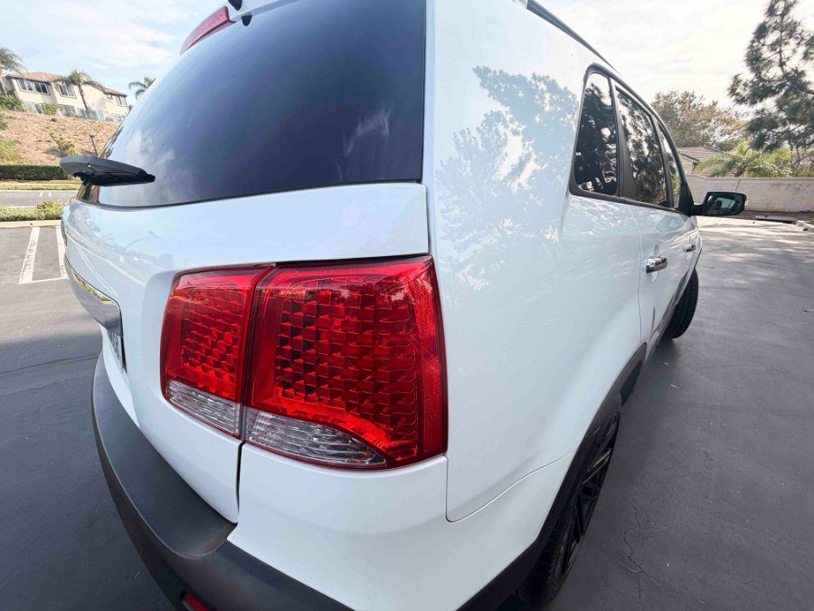 Used 2012 Kia Sorento LX w/ V6 Convenience Pkg image 11