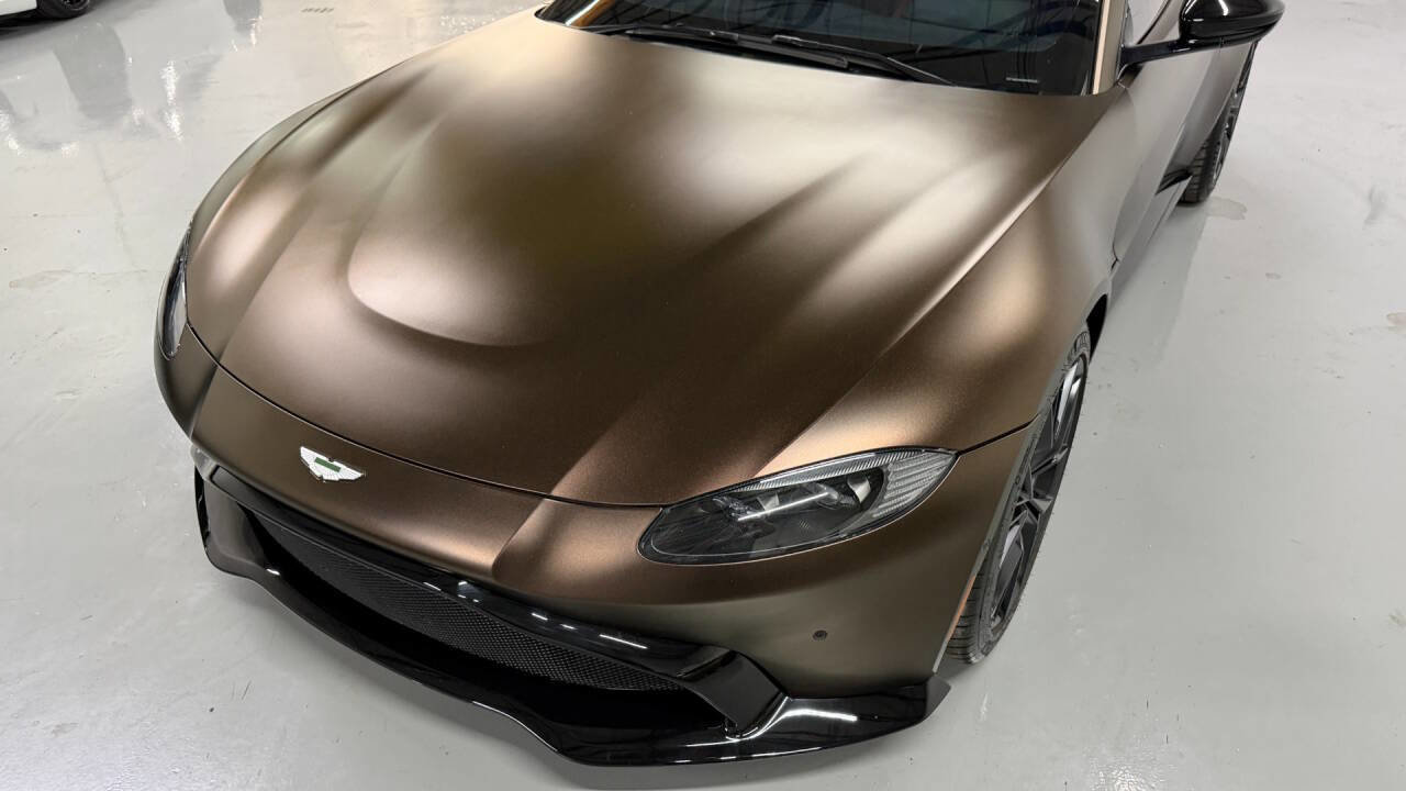 Used 2021 Aston Martin V8 Vantage Base 2dr Coupe image 24