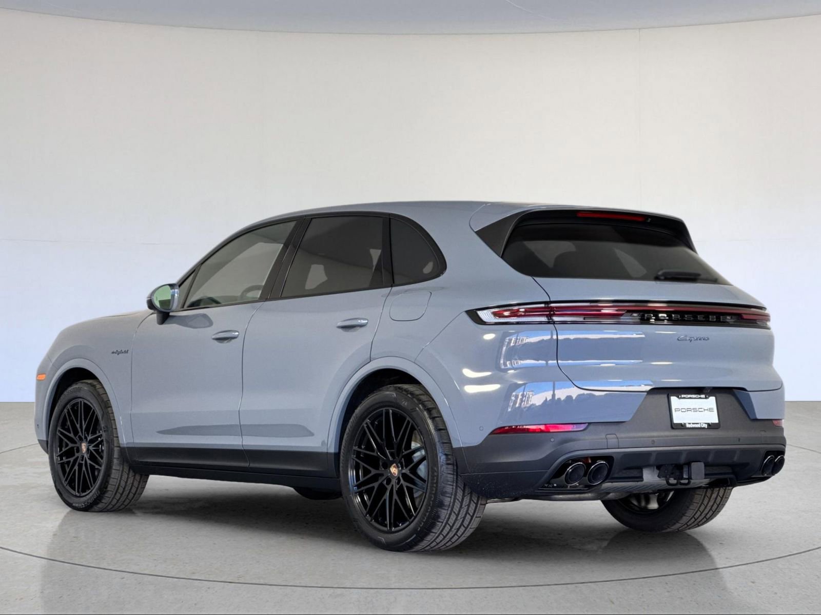 New 2026 Porsche Cayenne E-Hybrid video 3