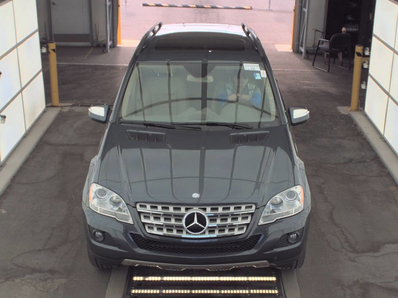 Used 2010 Mercedes-Benz ML 350 BlueTEC 4MATIC w/ Premium 1 Pkg image 4