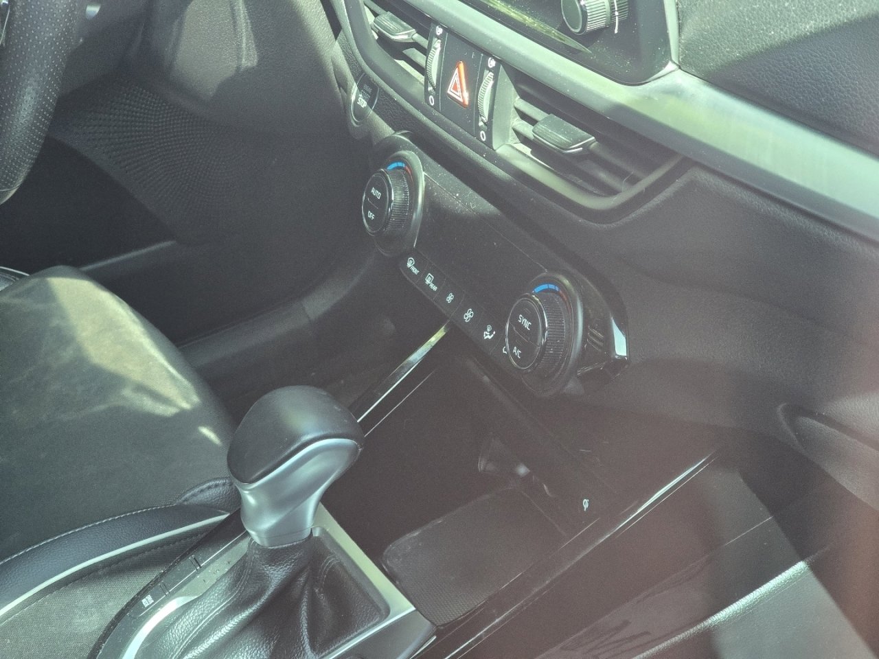 Used 2023 Kia Forte GT-Line w/ GT-Line Premium Package FWD image 16