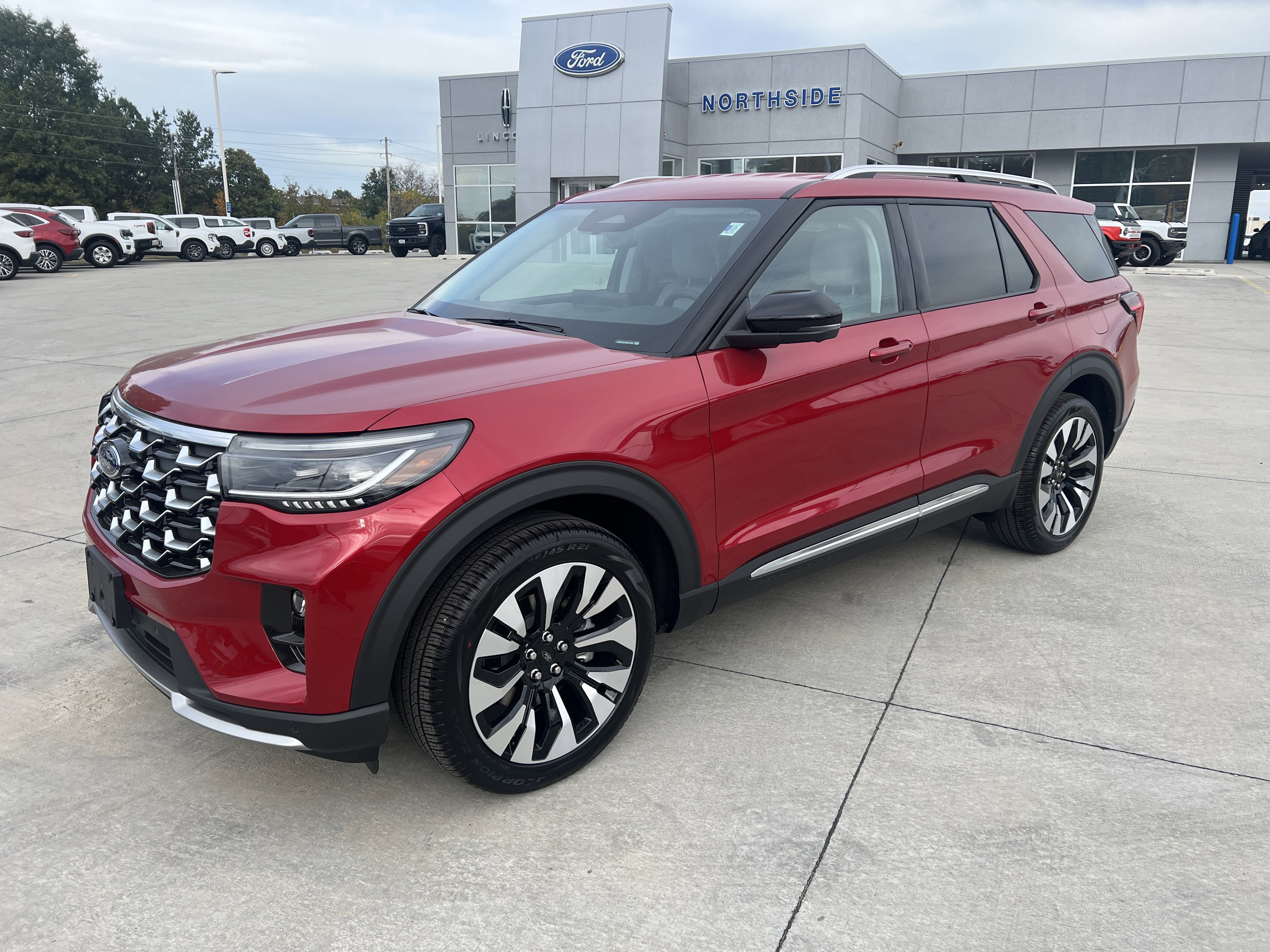 New 2026 Ford Explorer Platinum image 3