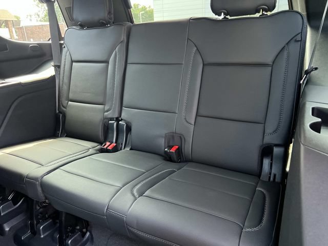 Used 2023 GMC Yukon Denali AWD/4WD image 13