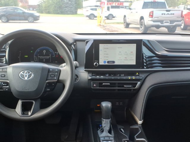 Used 2025 Toyota Camry LE FWD image 12