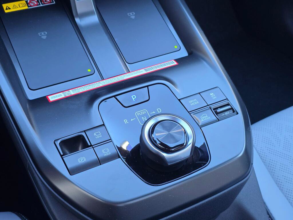 New 2026 Subaru Solterra AWD/4WD image 27