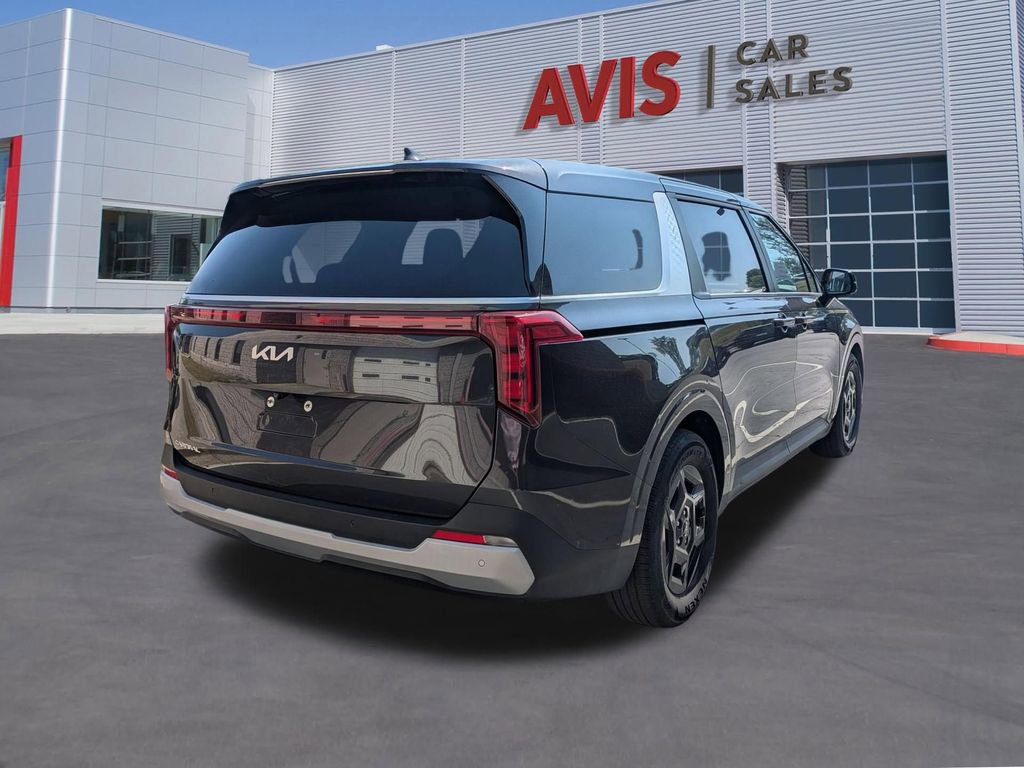 Used 2025 Kia Carnival FWD image 6