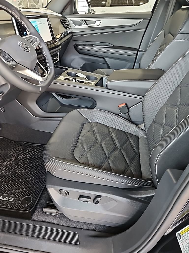 New 2026 Volkswagen Atlas Cross Sport SE FWD image 27
