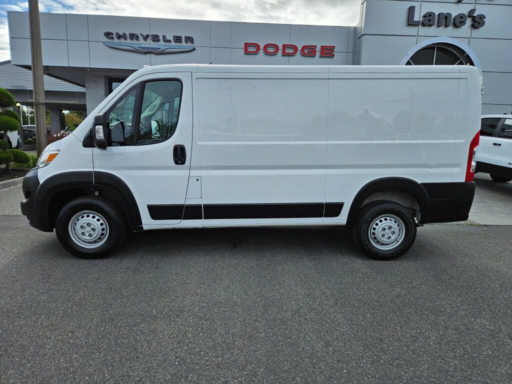 Used 2025 RAM ProMaster 2500 w/ Convenience Group FWD image 2