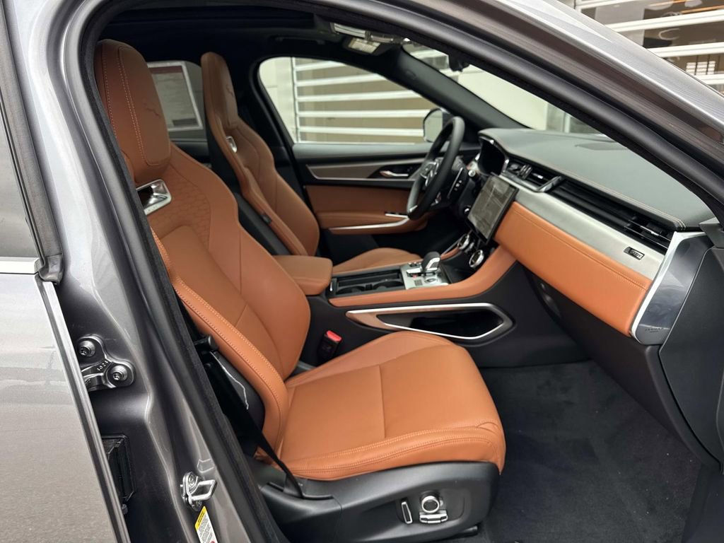 New 2026 Jaguar F-PACE R-Dynamic S AWD/4WD image 9