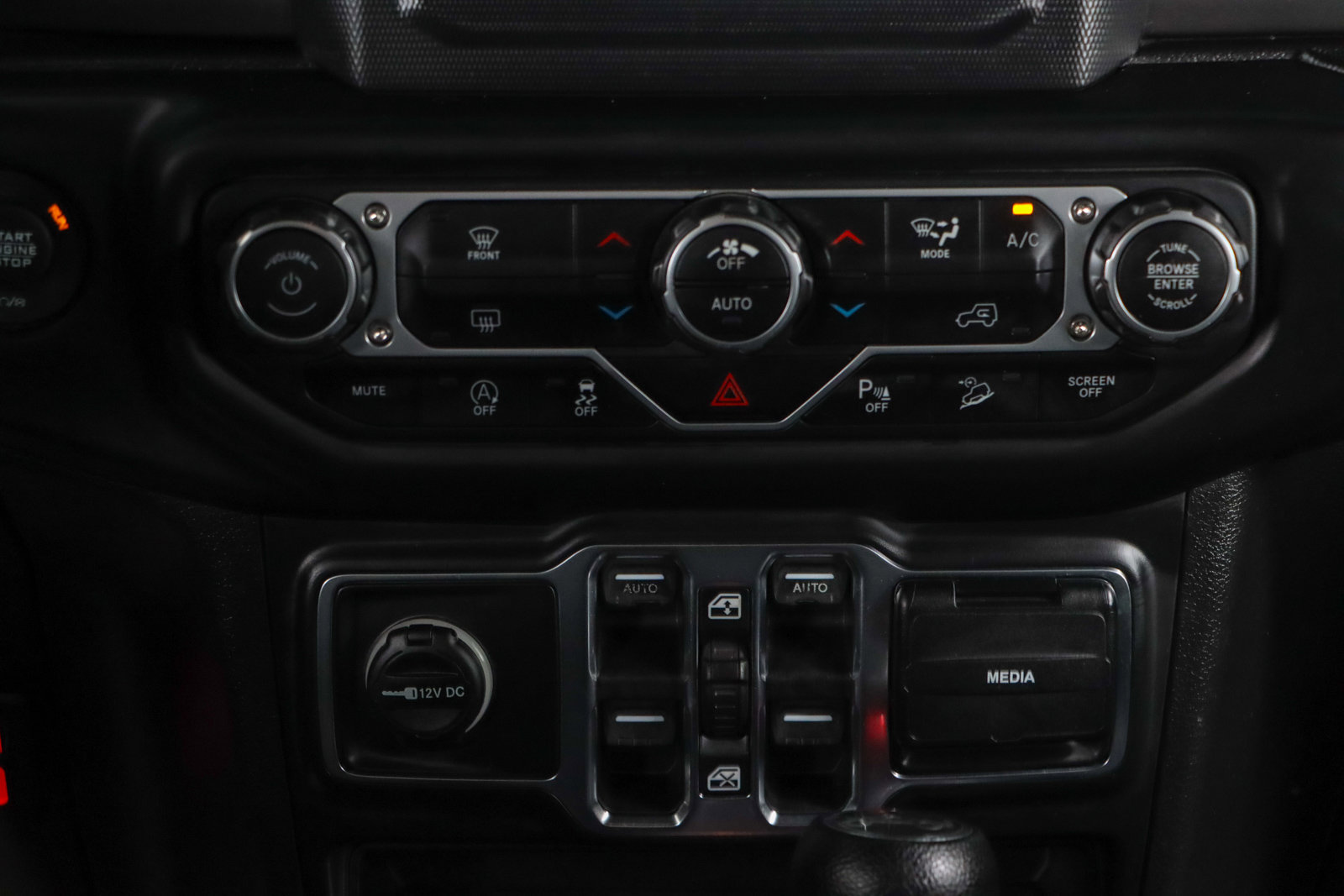 Used 2018 Jeep Wrangler Unlimited Sport S AWD/4WD image 21