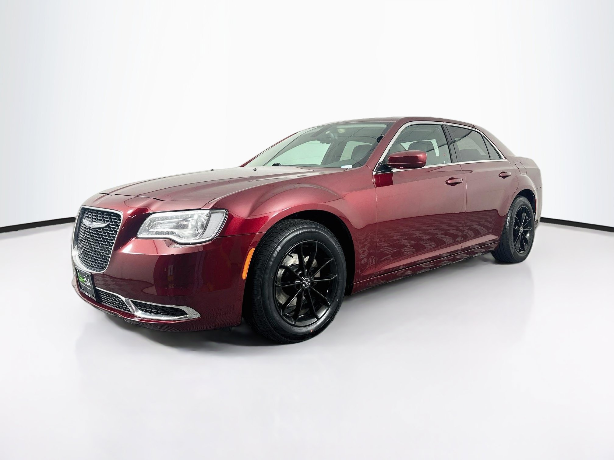 Used 2016 Chrysler 300 Limited RWD image 3