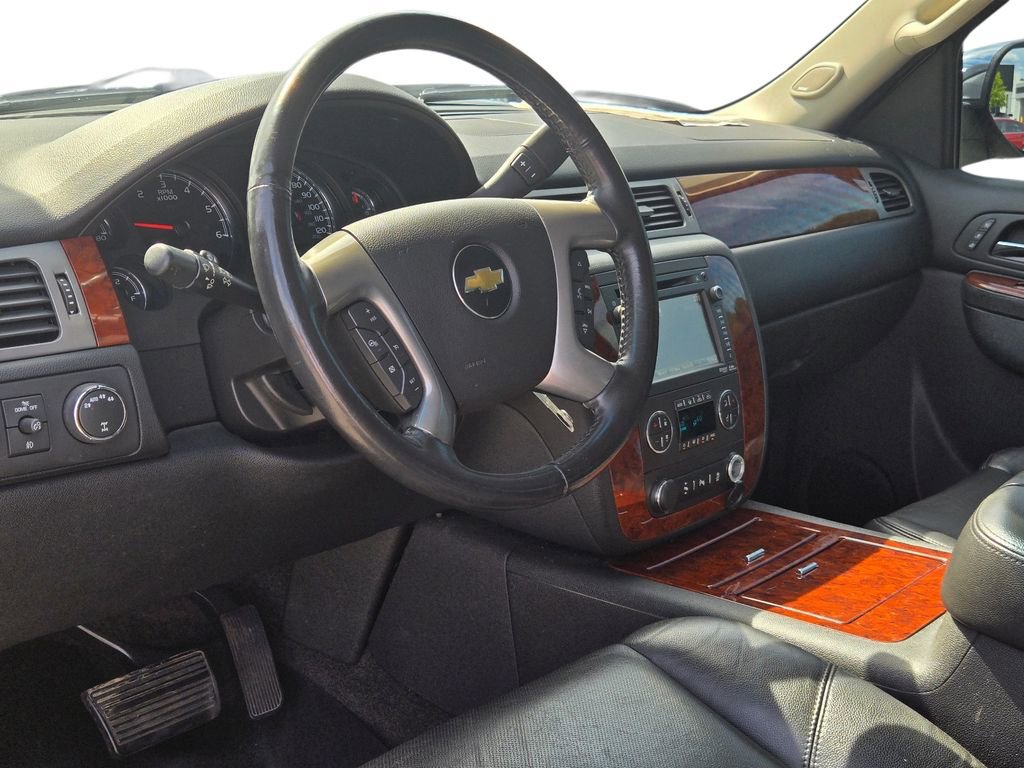 Used 2013 Chevrolet Avalanche LTZ image 17