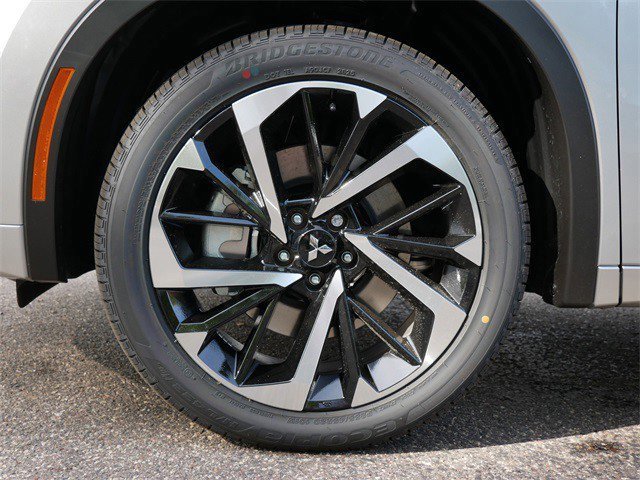 New 2025 Mitsubishi Outlander SEL image 3