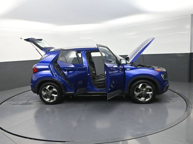 Used 2022 Hyundai Venue Limited FWD image 38