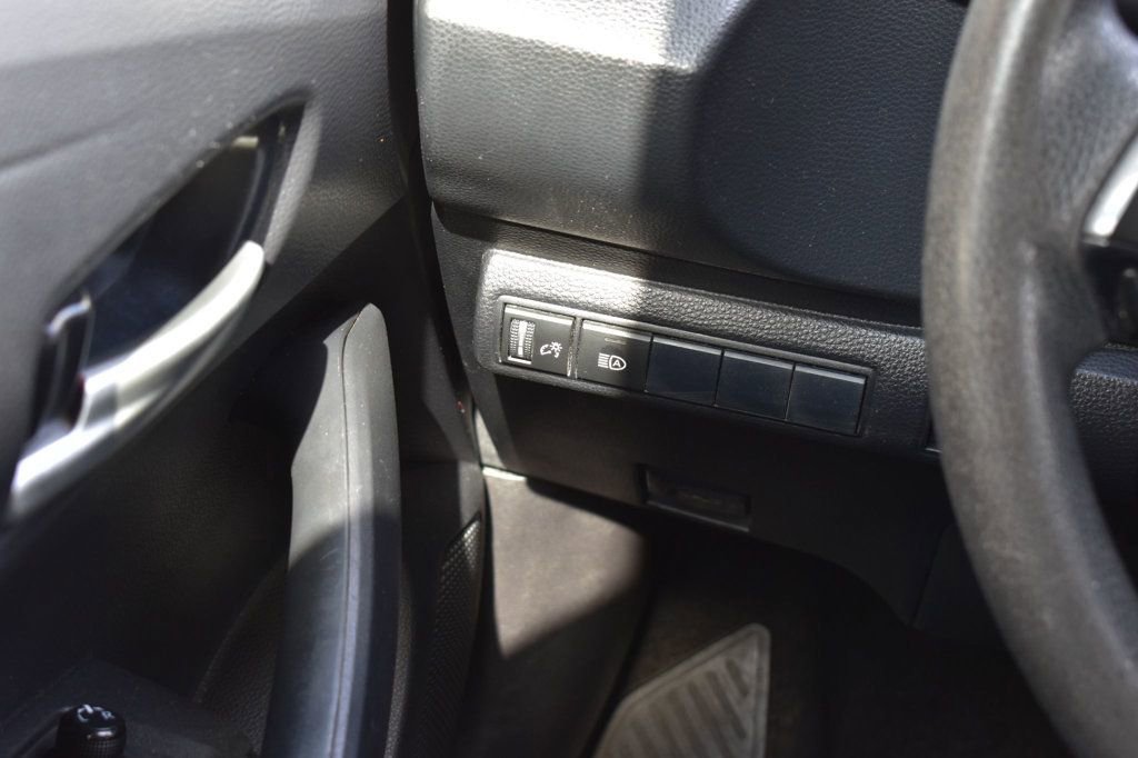 Used 2021 Toyota Corolla LE image 34