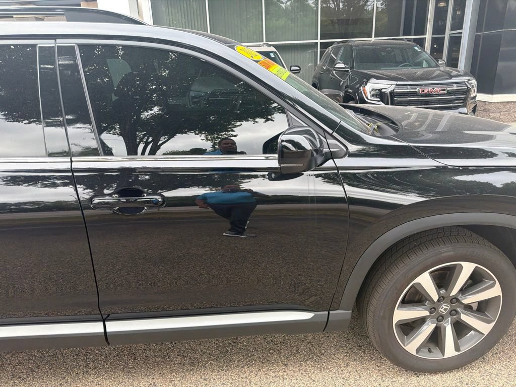 Used 2025 Honda Pilot Touring image 8