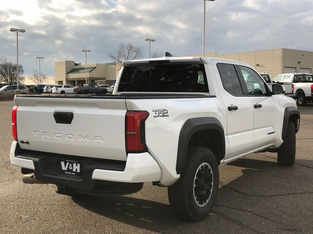 Used 2024 Toyota Tacoma TRD Off-Road image 27