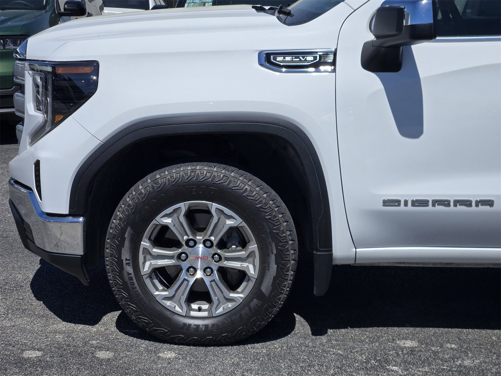 Used 2023 GMC Sierra 1500 SLE image 7