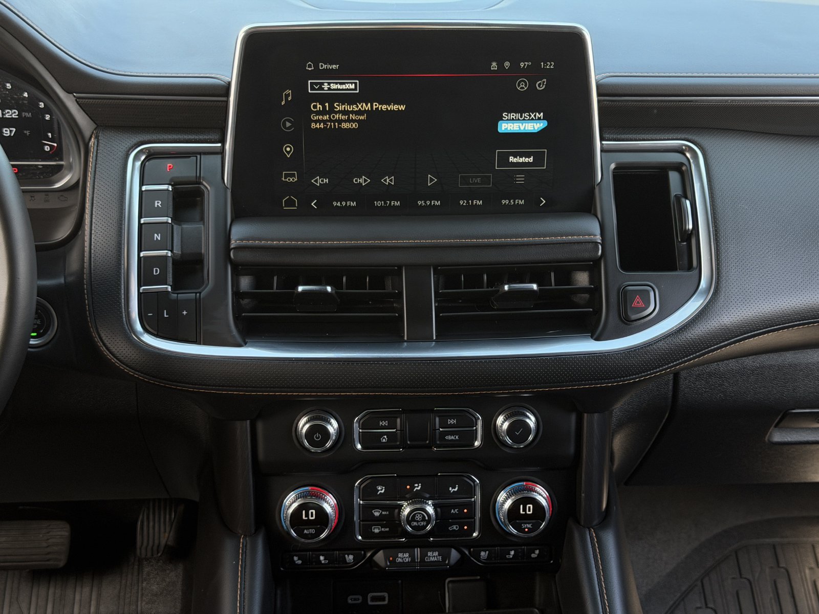 Used 2024 GMC Yukon AT4 w/ Technology Package AWD/4WD image 19