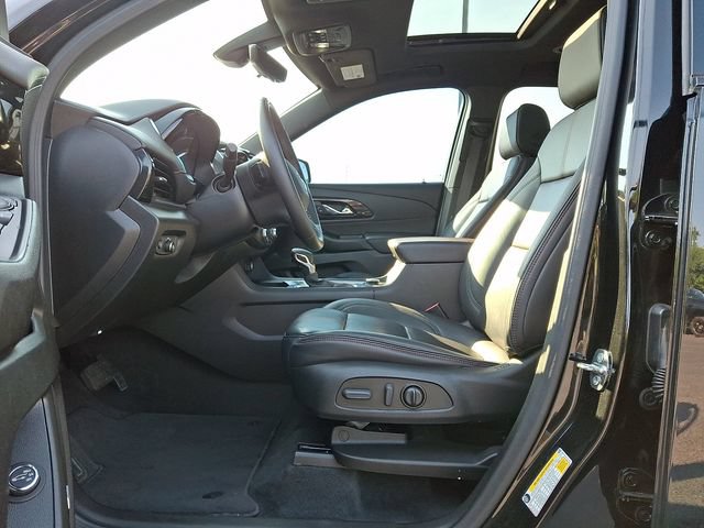 Used 2023 Chevrolet Traverse RS AWD/4WD image 16