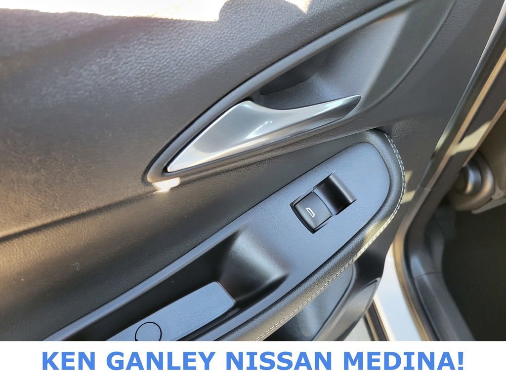 Used 2025 Buick Encore GX Preferred image 39