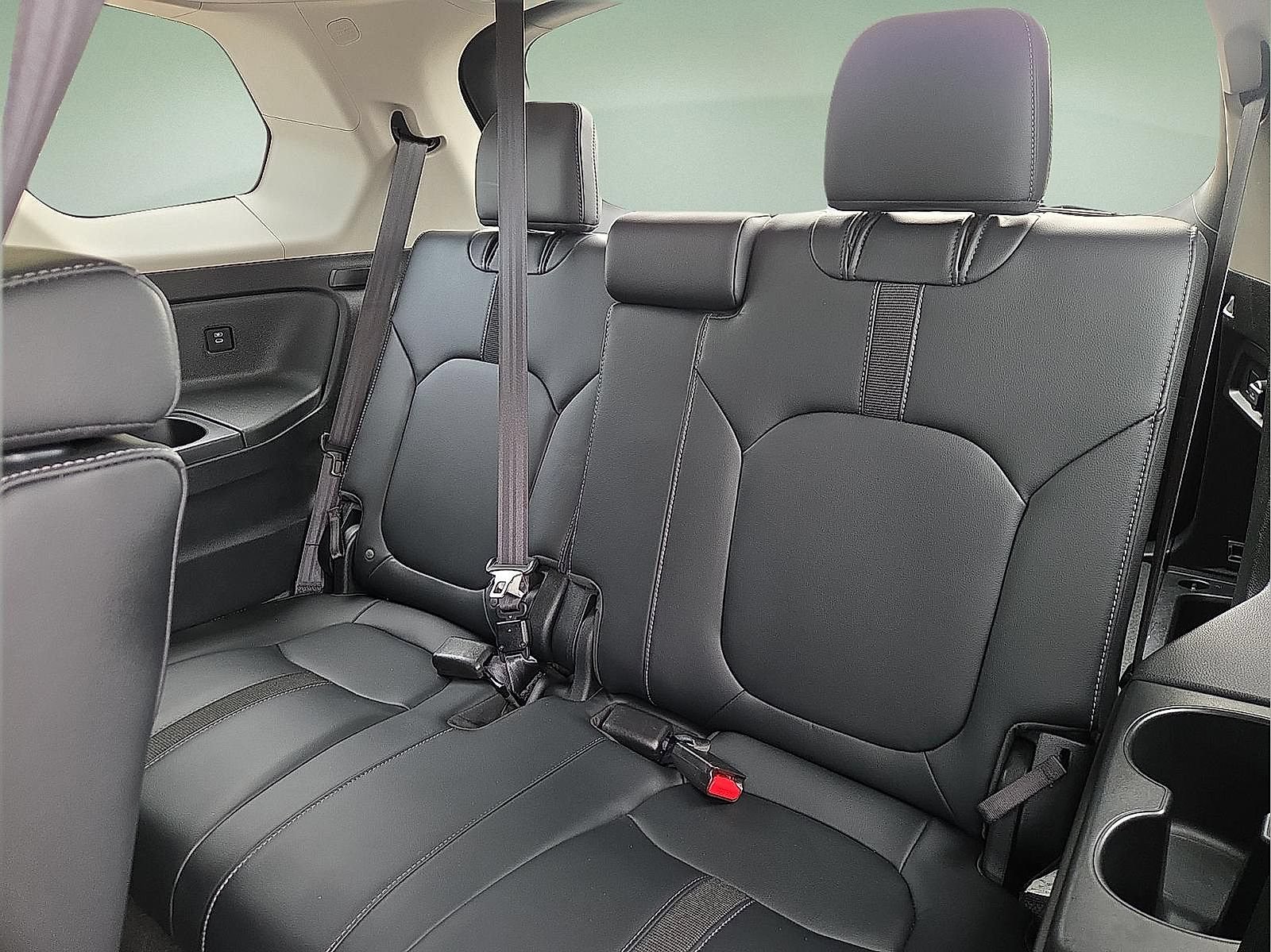 Used 2025 Honda Pilot EX-L image 9