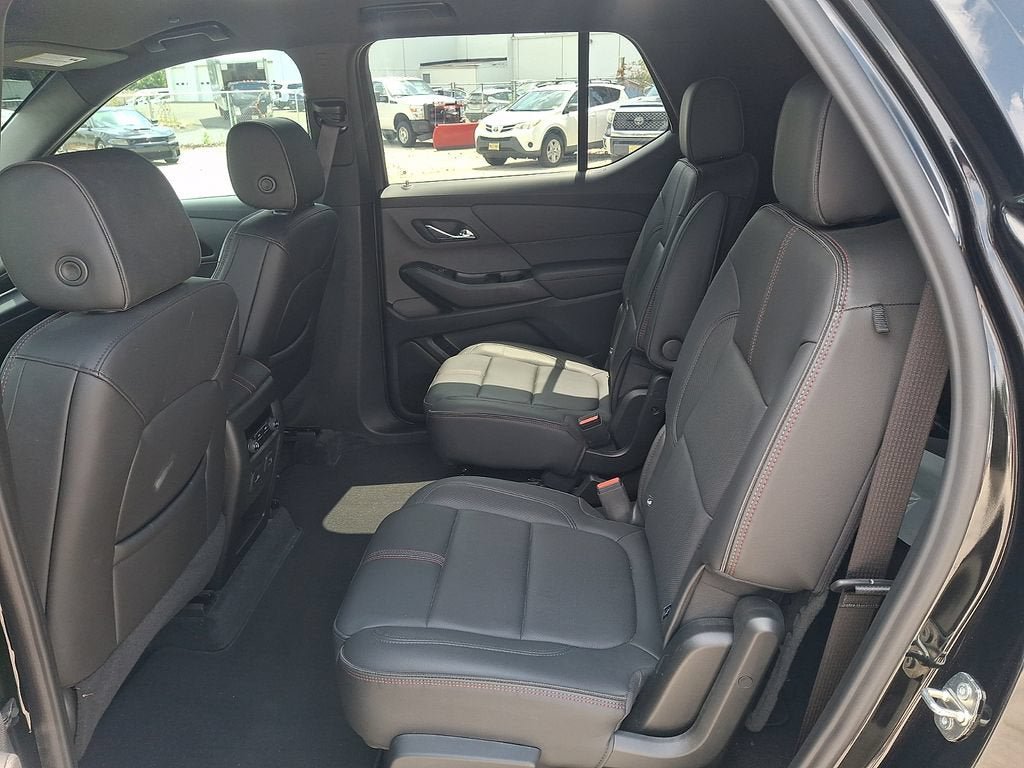 Used 2023 Chevrolet Traverse RS AWD/4WD image 11