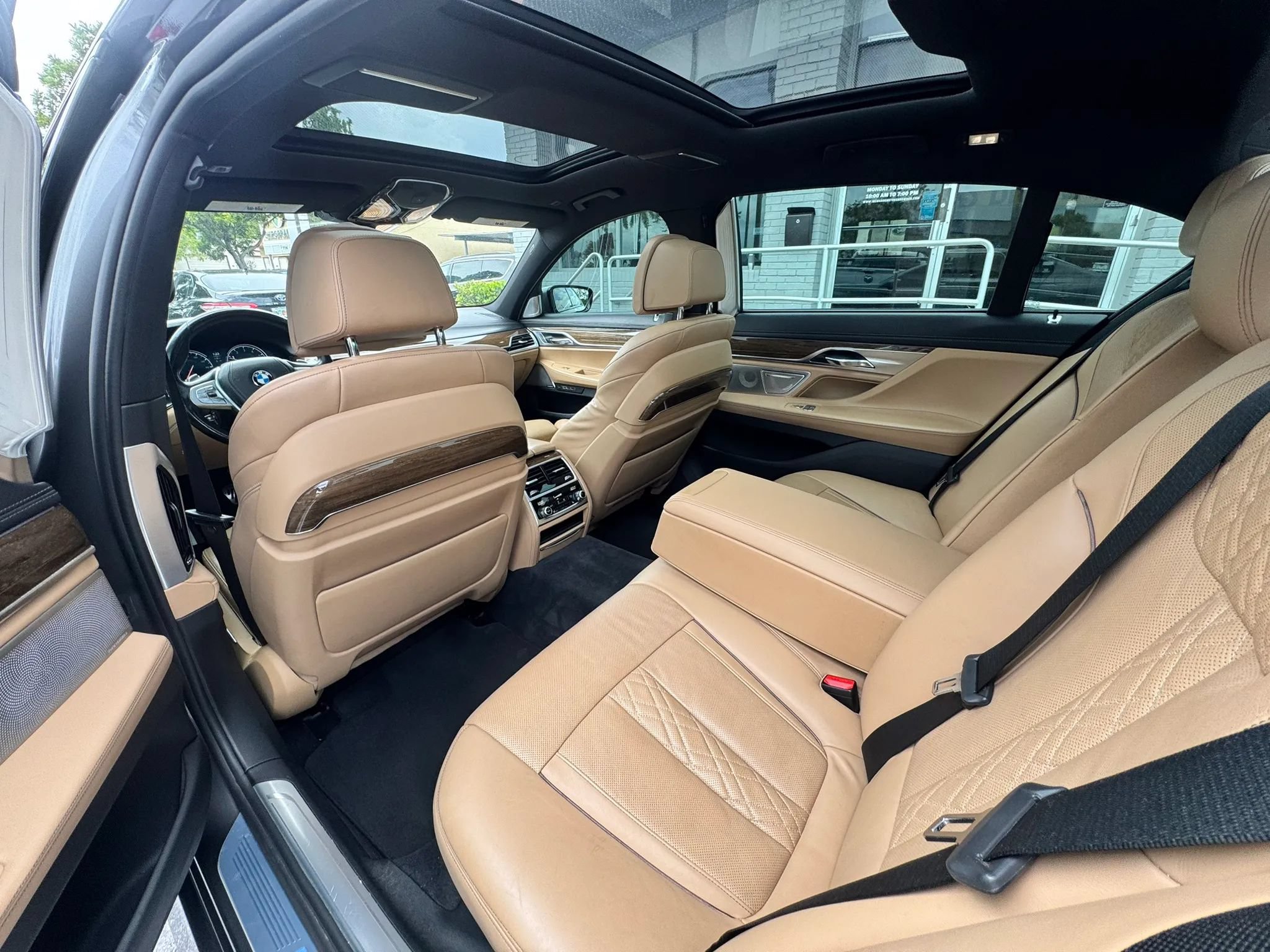 Used 2016 BMW 750i xDrive AWD/4WD image 16