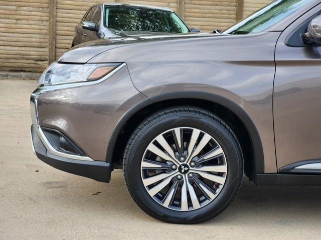 Used 2020 Mitsubishi Outlander SE image 16