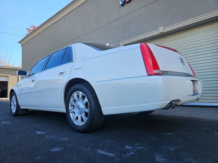 Used 2010 Cadillac DTS image 6