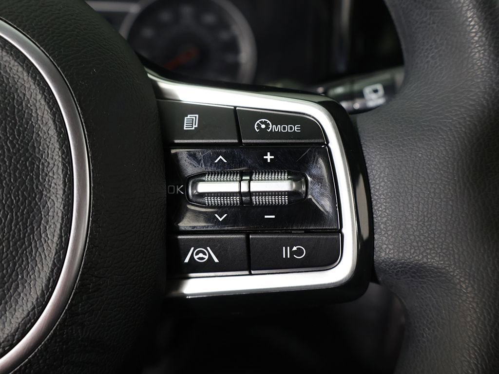 Used 2023 Kia Sorento LX image 42