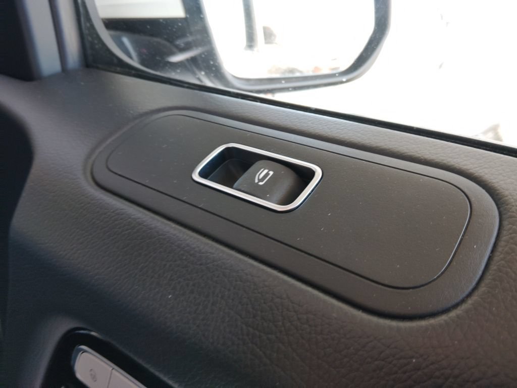 Used 2025 Mercedes-Benz G 550 image 12
