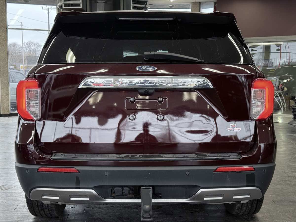 Used 2022 Ford Explorer XLT w/ Equipment Group 202A image 14