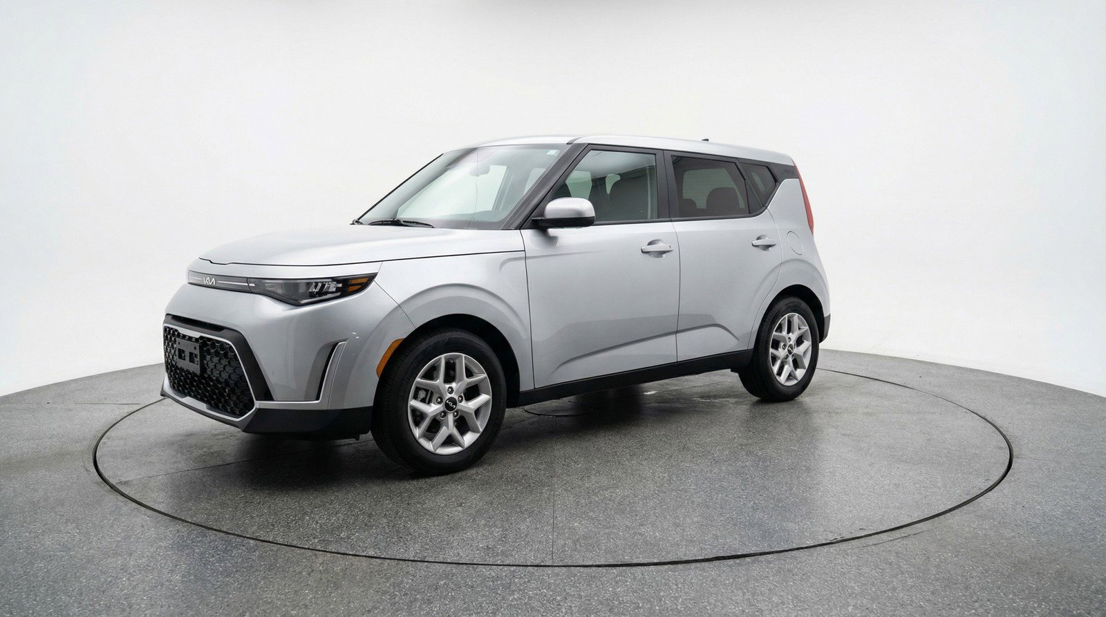 Used 2025 Kia Soul LX w/ LX Technology Package image 3