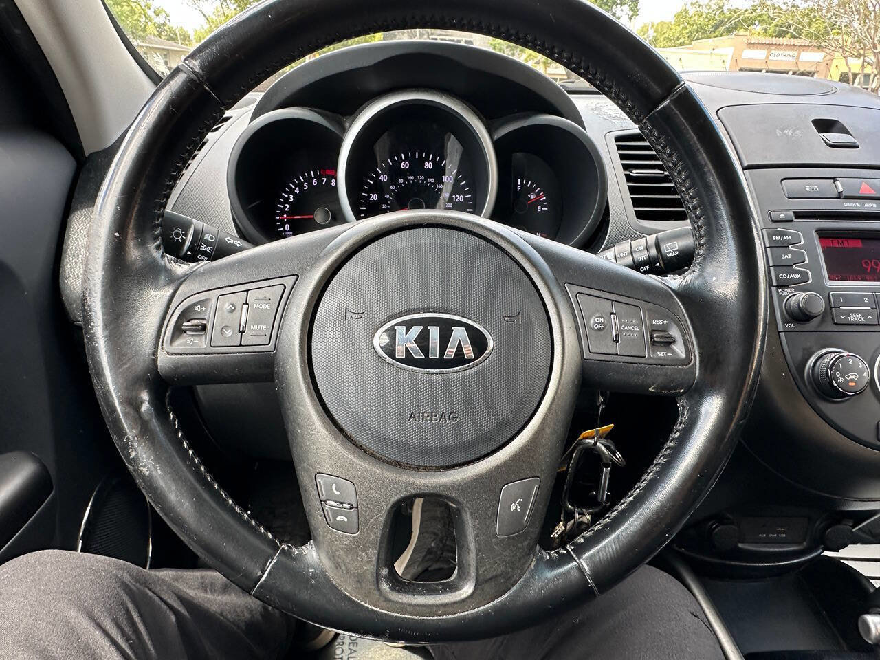 Used 2013 Kia Soul + FWD image 18