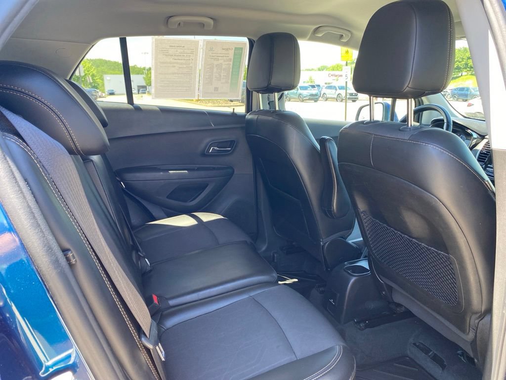 Used 2019 Chevrolet Trax LT w/ LT Convenience Package AWD/4WD image 13