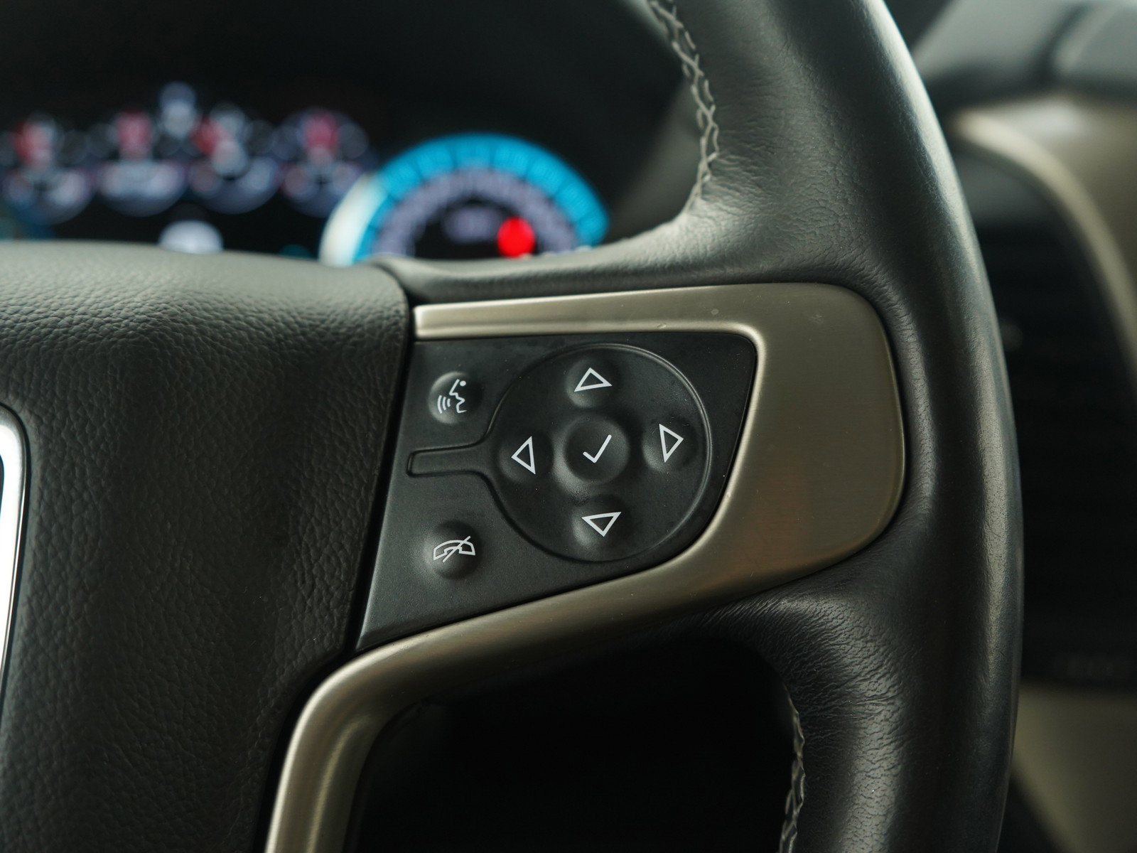 Used 2018 GMC Yukon XL Denali w/ Open Road Package image 31