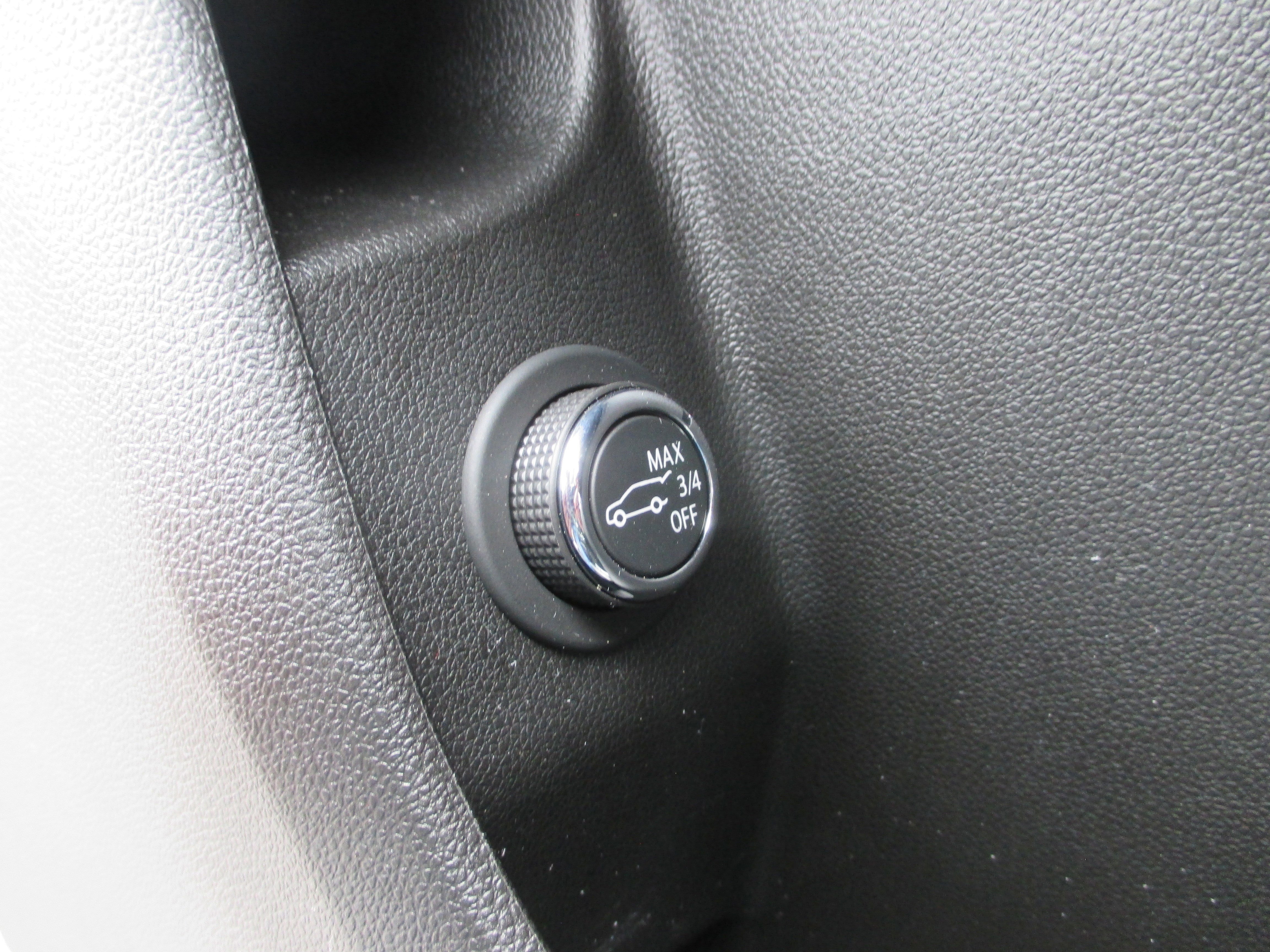 Used 2020 Cadillac XT4 Premium Luxury w/ Cold Weather Package image 15