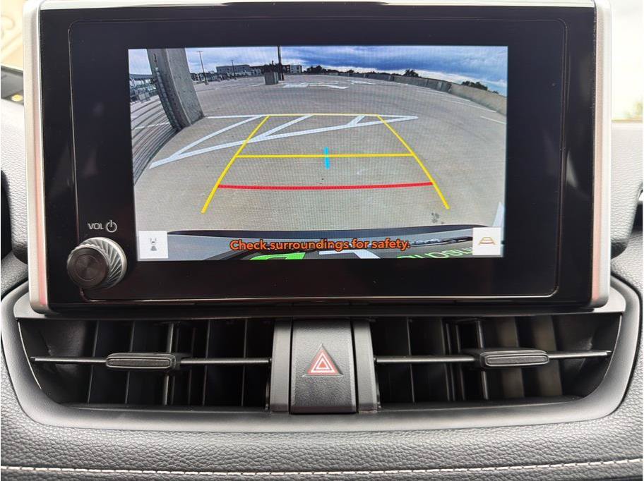Used 2025 Toyota RAV4 LE AWD/4WD image 21