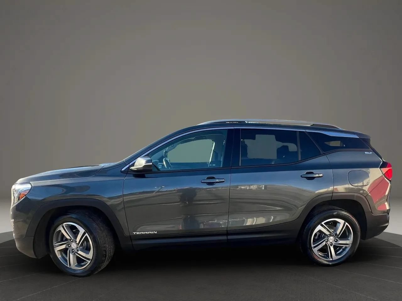 Used 2020 GMC Terrain SLT AWD/4WD image 2