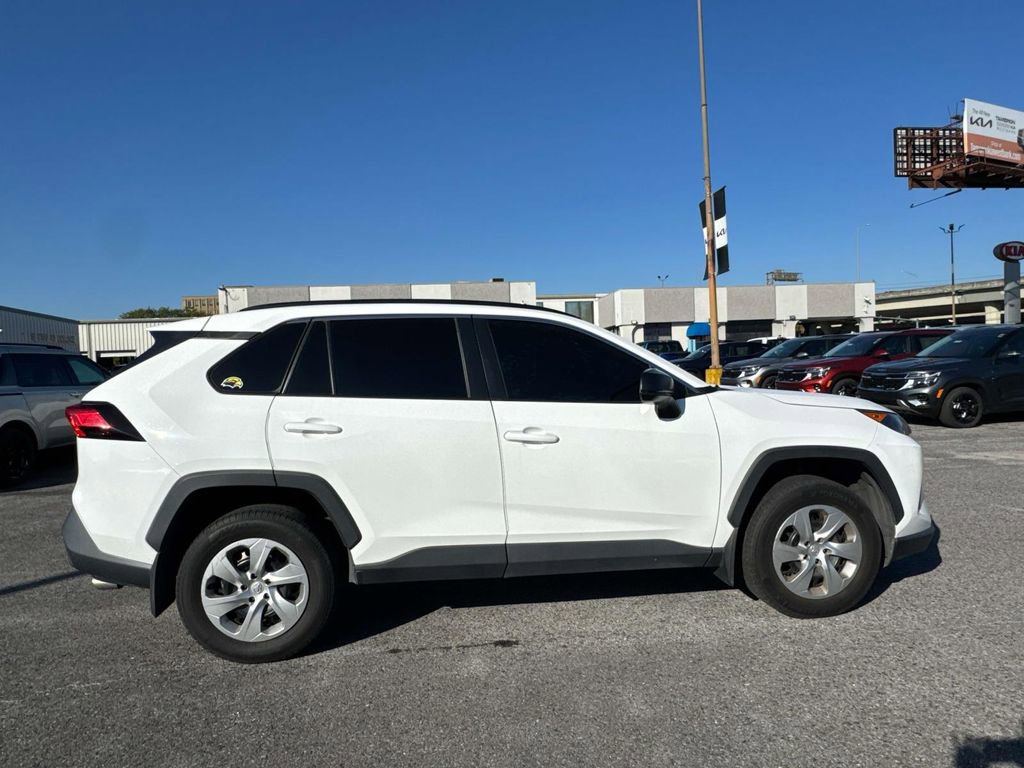 Used 2021 Toyota RAV4 LE image 8