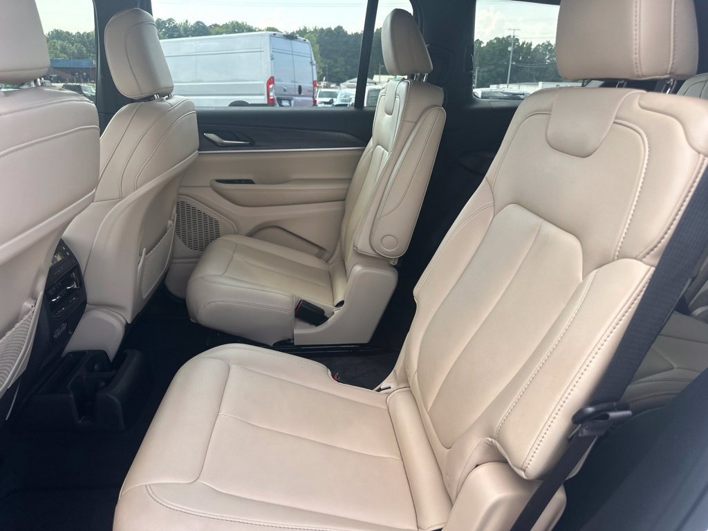 Used 2025 Jeep Grand Cherokee L Limited w/ Trailer Tow Package AWD/4WD image 25