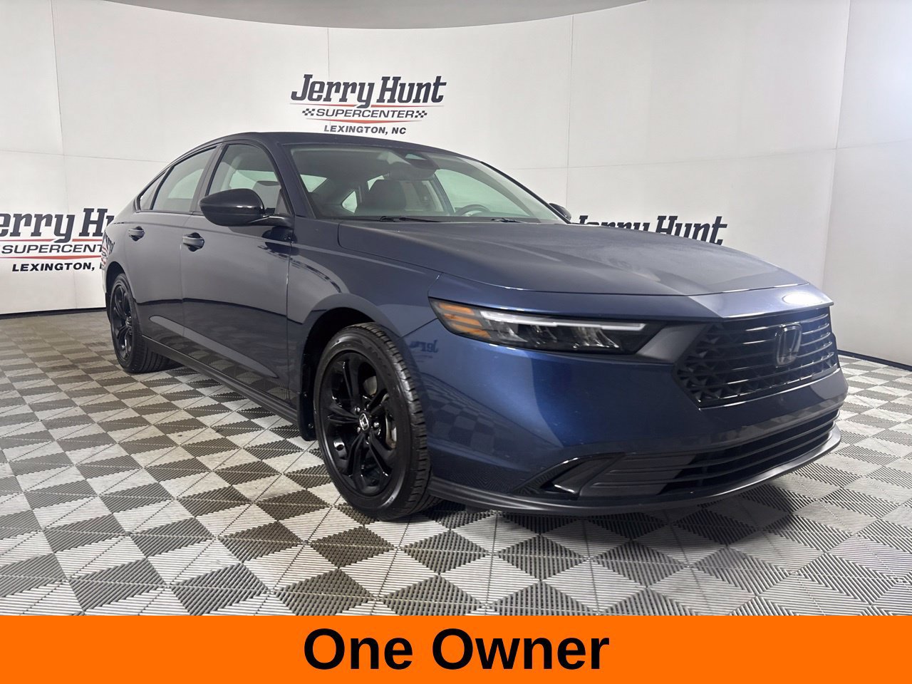 Used 2025 Honda Accord SE image 4