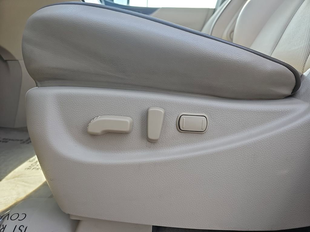 Used 2014 Nissan Quest SV w/ Leather Package image 28