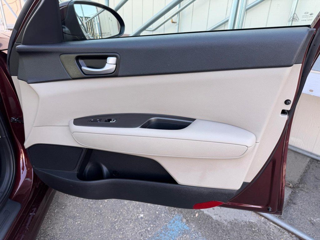 Used 2018 Kia Optima LX FWD image 20