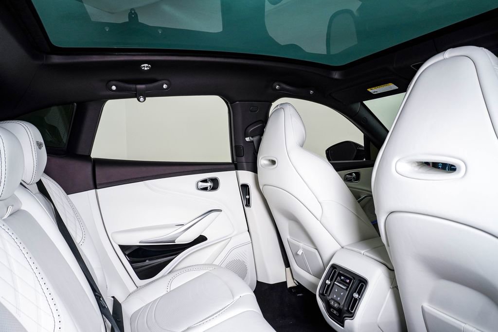 Used 2023 Aston Martin DBX AWD/4WD image 19