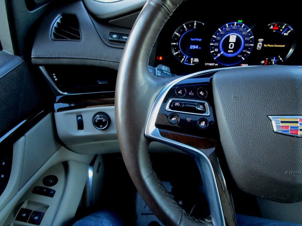 Used 2017 Cadillac Escalade ESV Luxury image 23