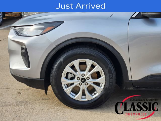 Used 2023 Ford Escape Active w/ Cold Weather Package FWD image 18